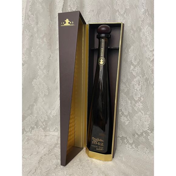 Empty Don Julio 1942 Tequila local Anejo Bottle 750ml with Box & Top (Empty) - Picture 3 of 12